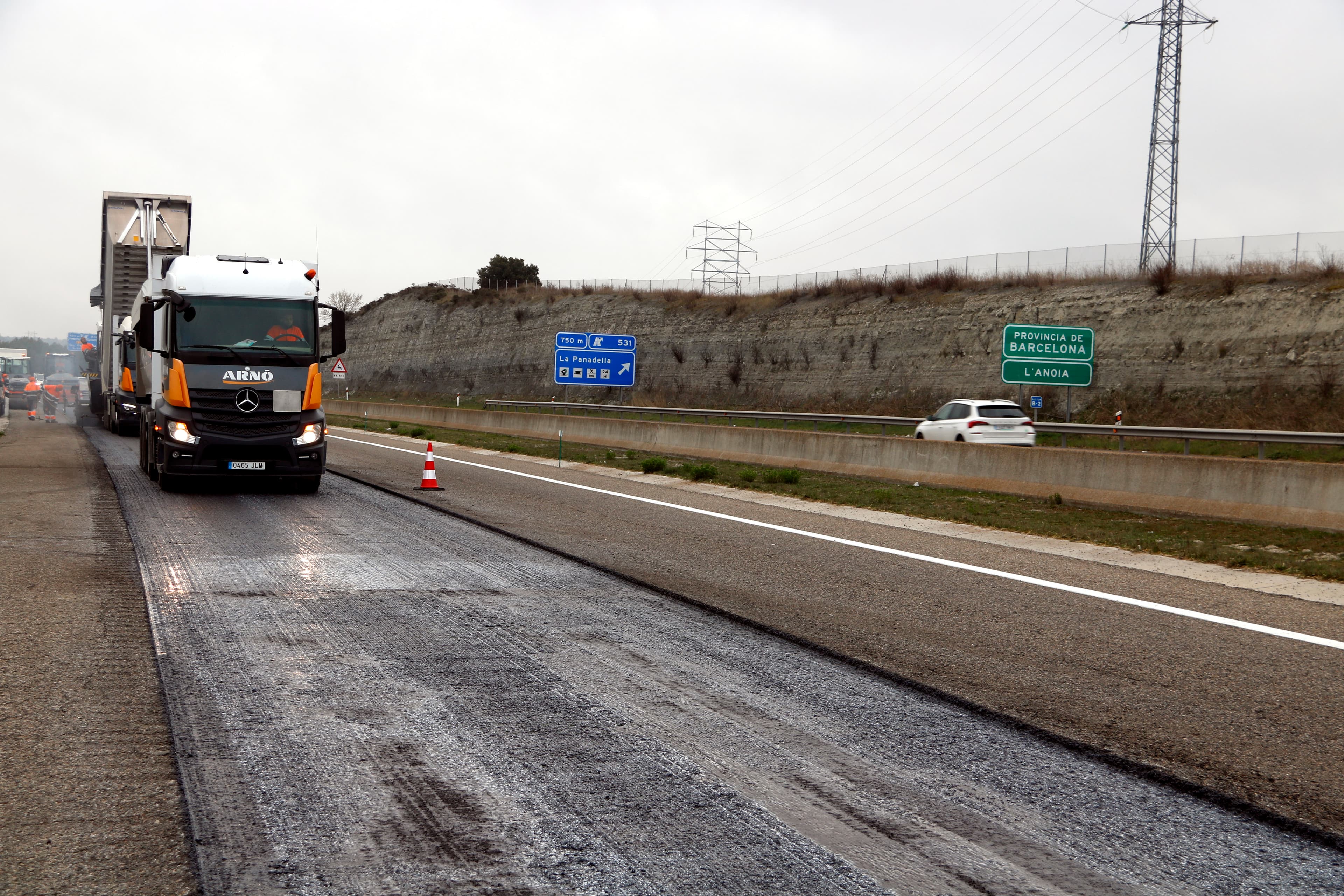 El ministeri de Transports iniciarà dilluns les obres de rehabilitació del ferm de l'A-2 entre Cervera i la Panadella