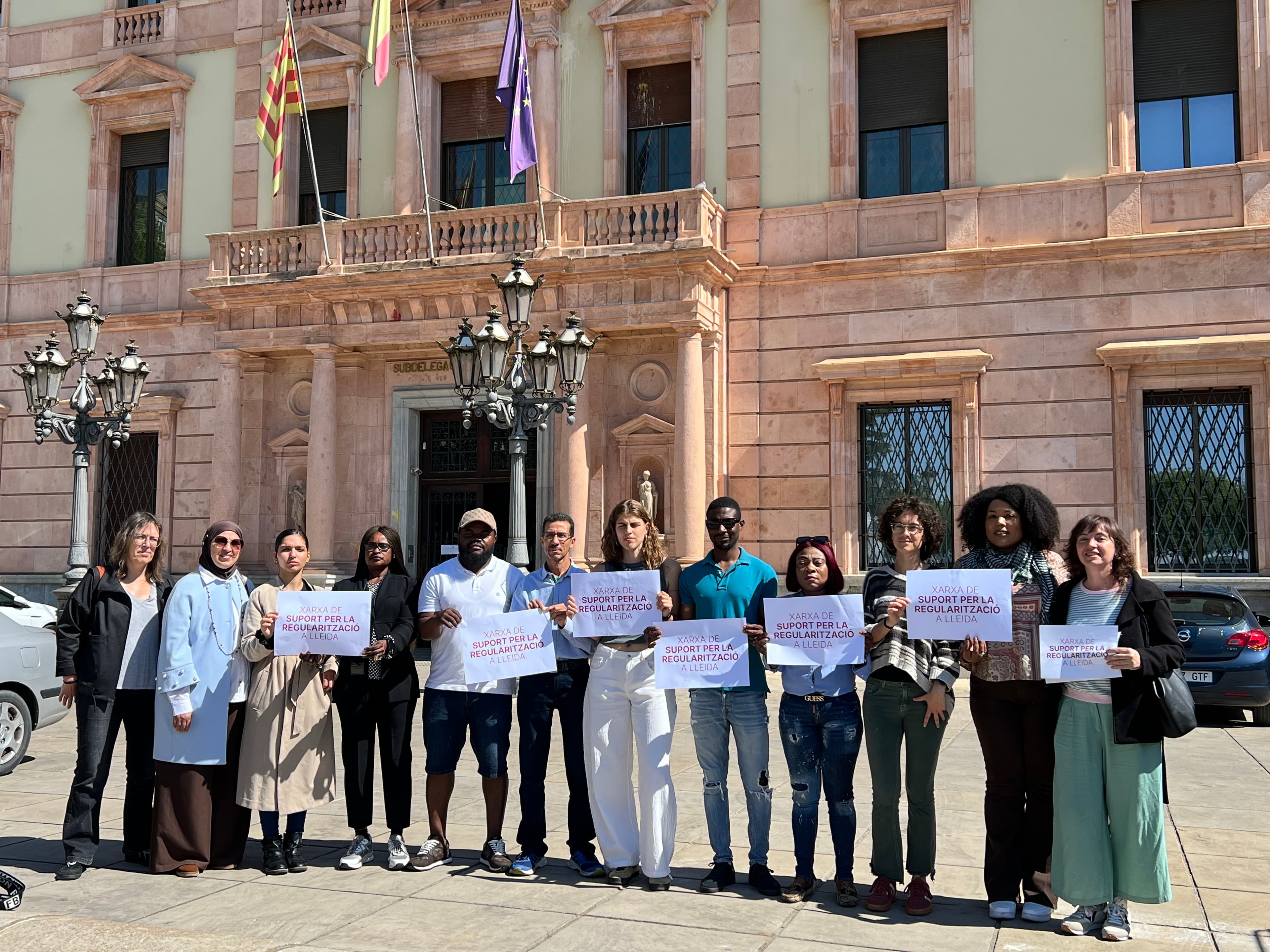 El tercer sector denuncia falta de directrius i uns serveis socials "desbordats" amb la regularització de migrants