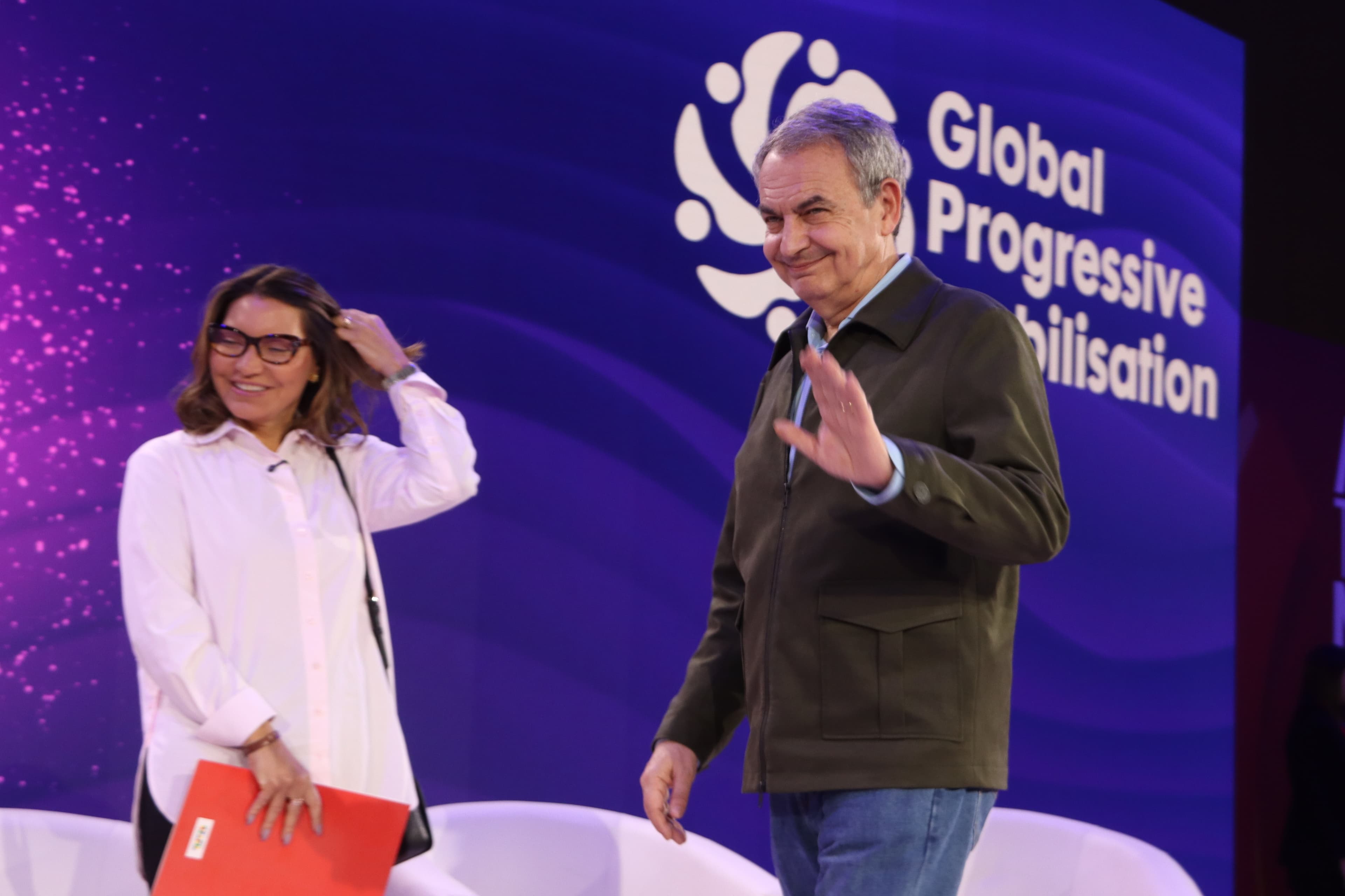 La defensa de Zapatero demana ajornar la declaració del 2 de juny