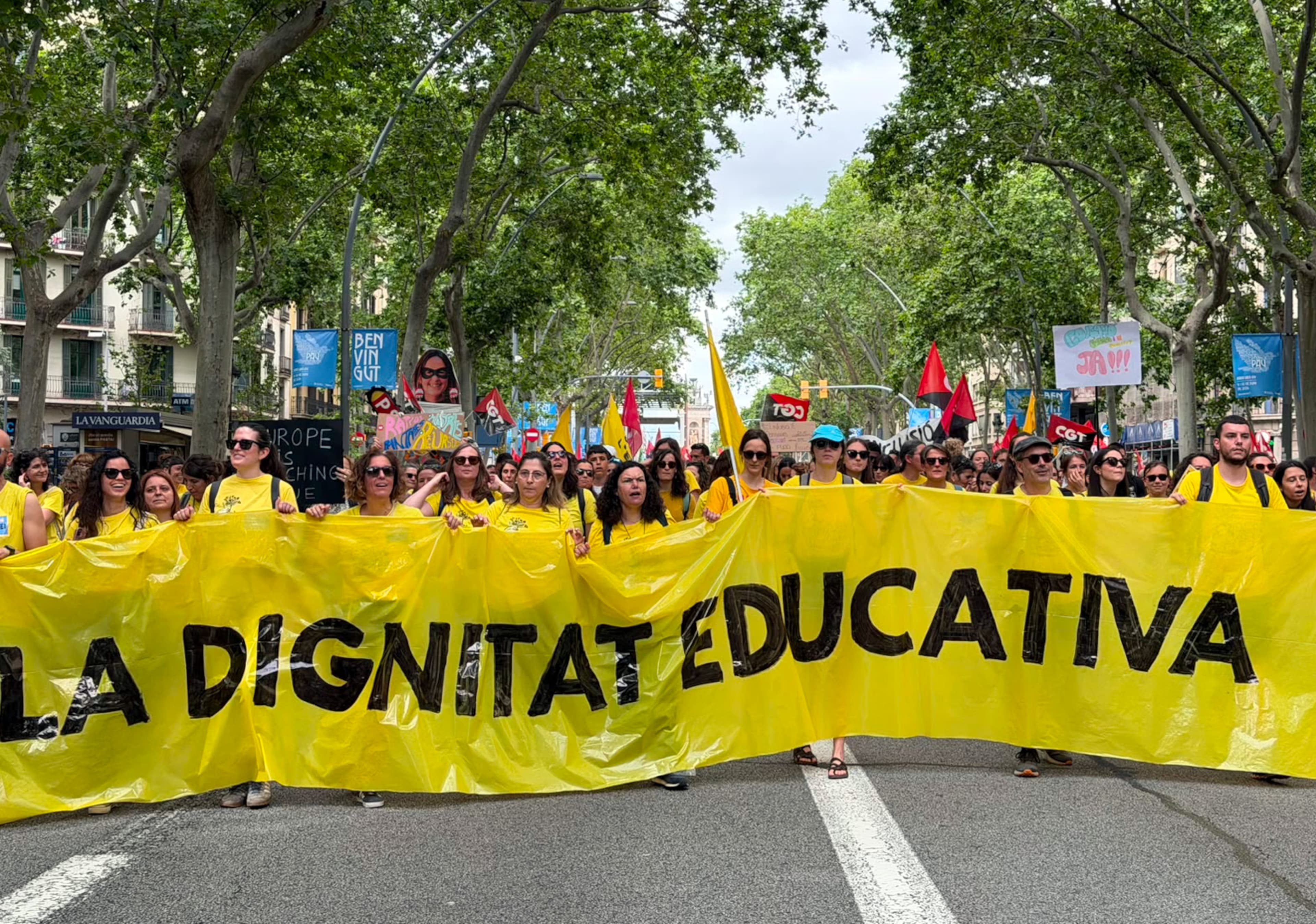 Els sindicats contraris al preacord amb Educació fan una crida a una nova jornada de vaga dimarts vinent