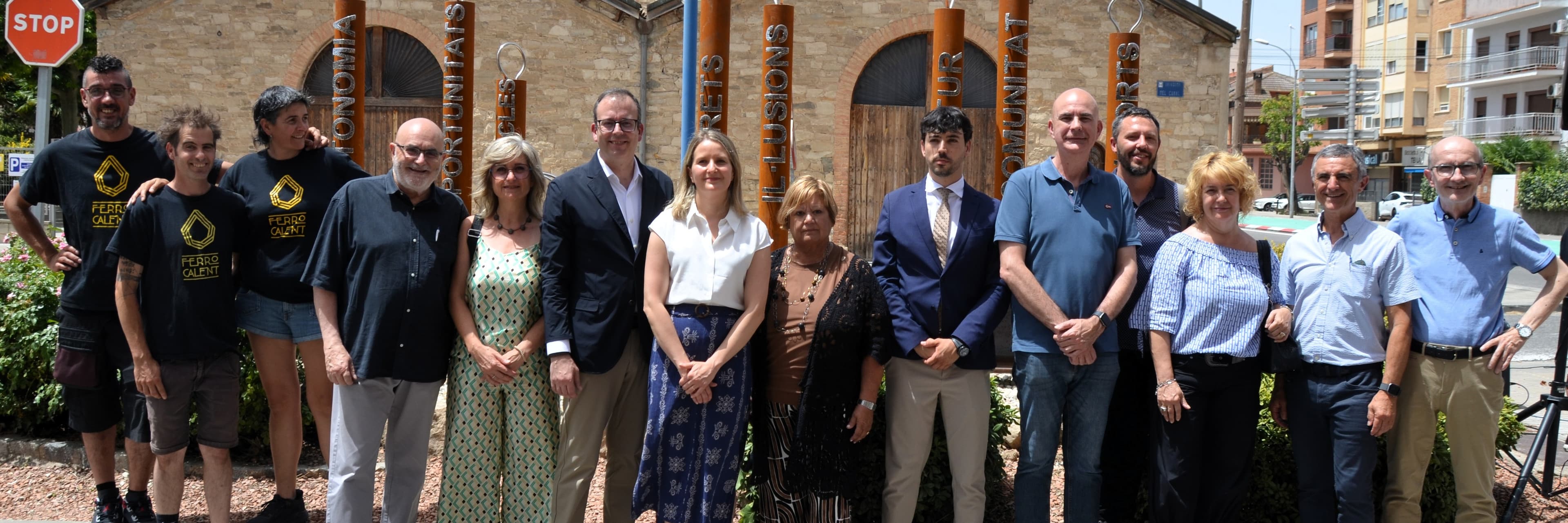 Mollerussa inaugura una escultura urbana per celebrar els 50 anys d’Acudam