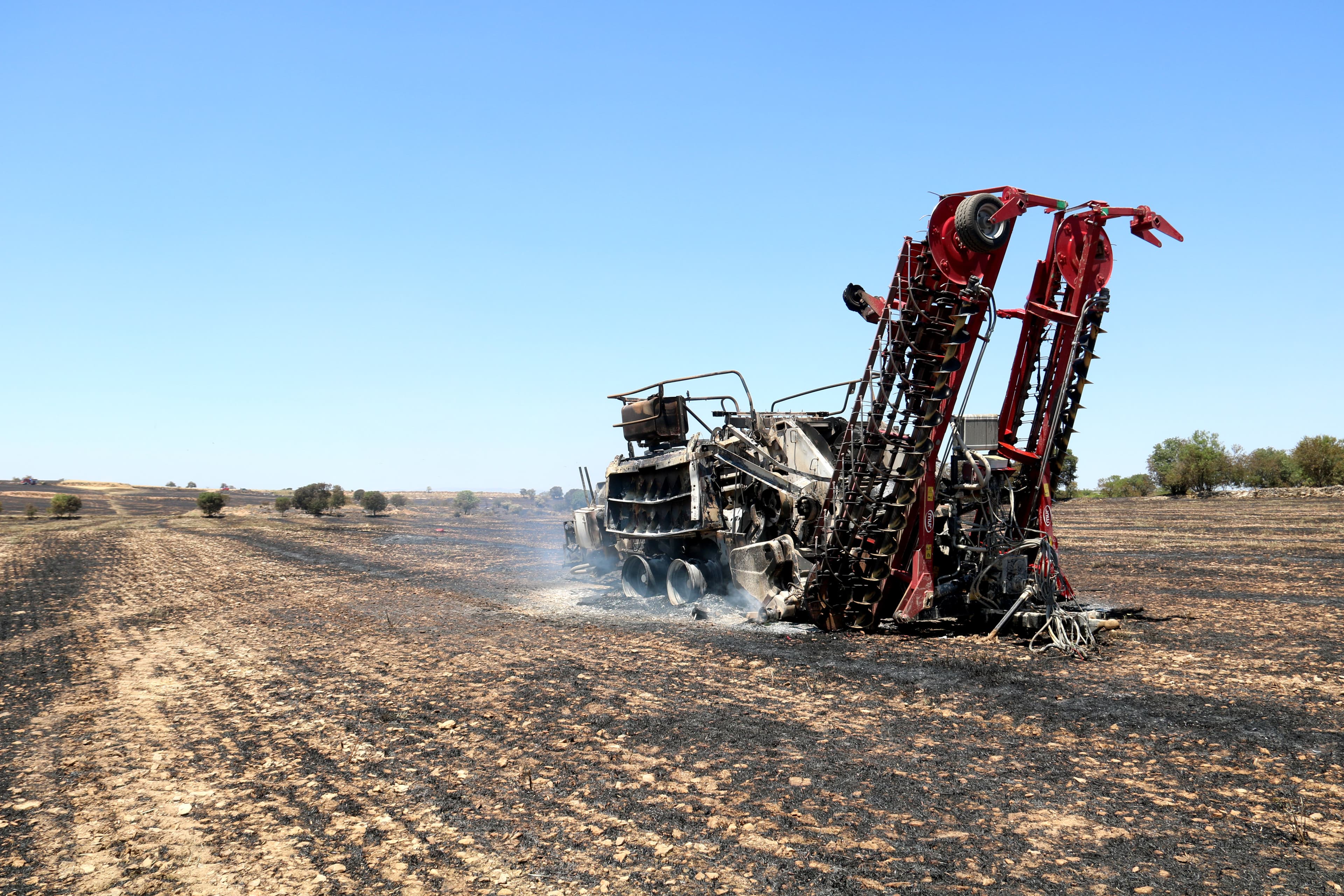 Desconfinat el nucli de Santa Maria de Montmagastrell afectat per un incendi de vegetació agrícola