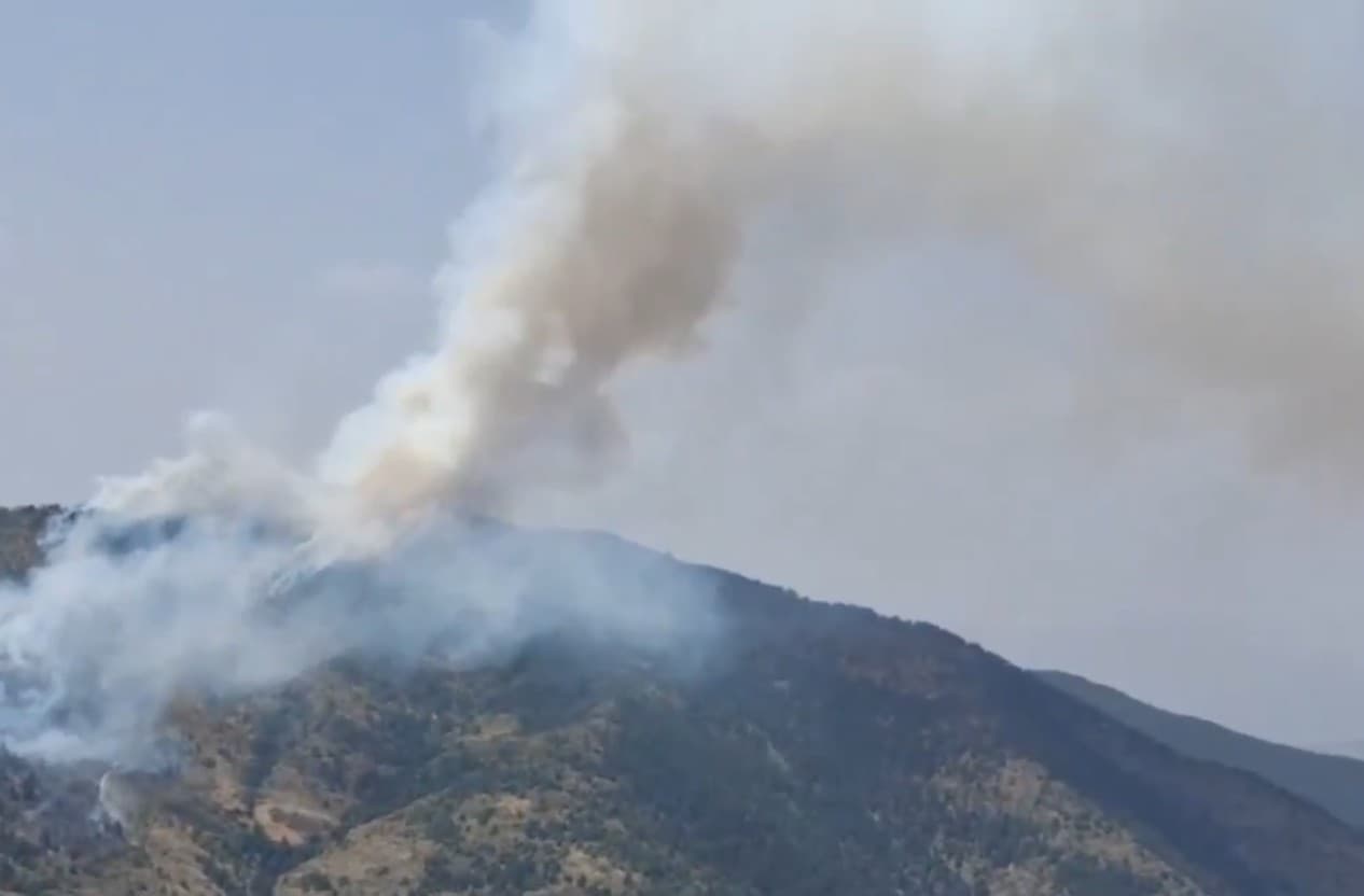 L'incendi d'alta muntanya a Farrera ja afecta 28 hectàrees i podria haver estat causat per un llamp
