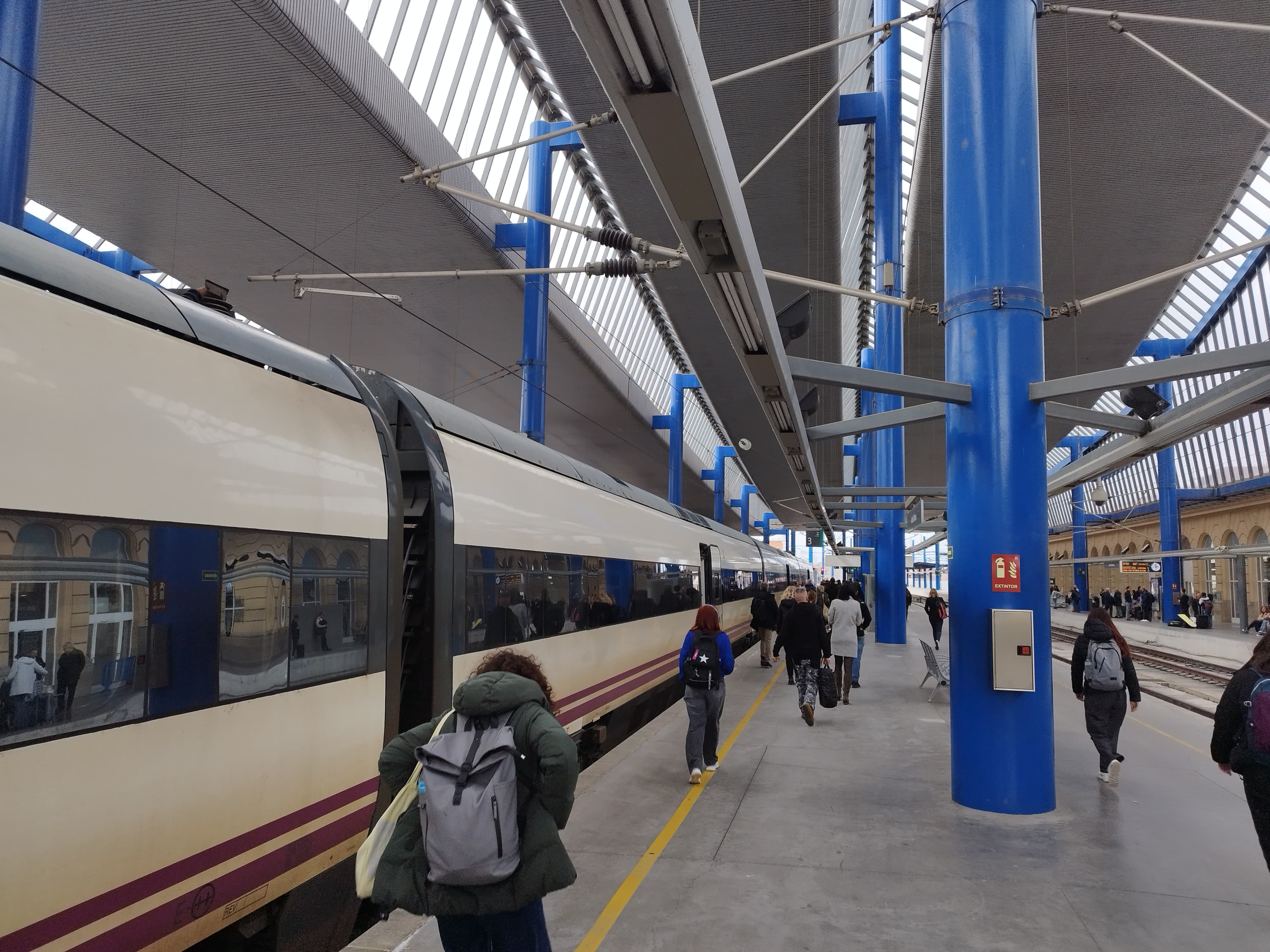 La Plataforma Avant Catalunya exigeix solucions urgents a Renfe i Adif davant la retallada de places als combois