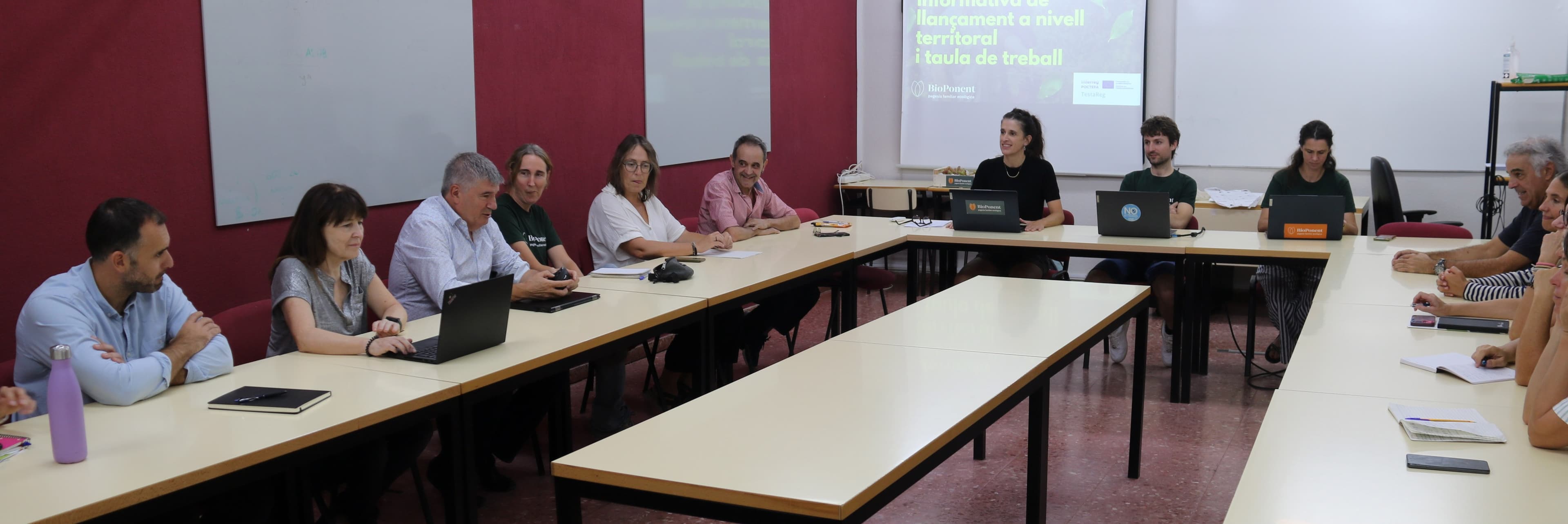 Agricultors i agents del sector busquen fórmules a Tàrrega per afavorir el relleu generacional al sector agrari