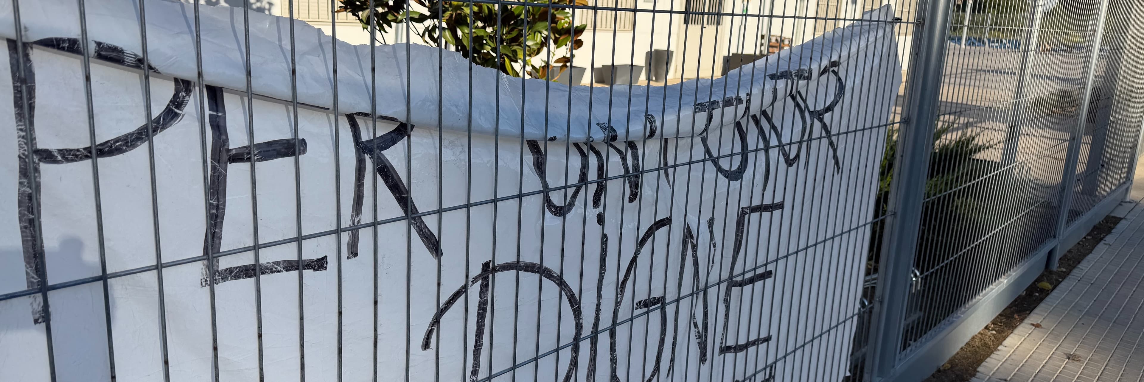 Els alumnes d’un institut de Mollerussa falten a classe per protestar per la supressió de les colònies i sortides escolars