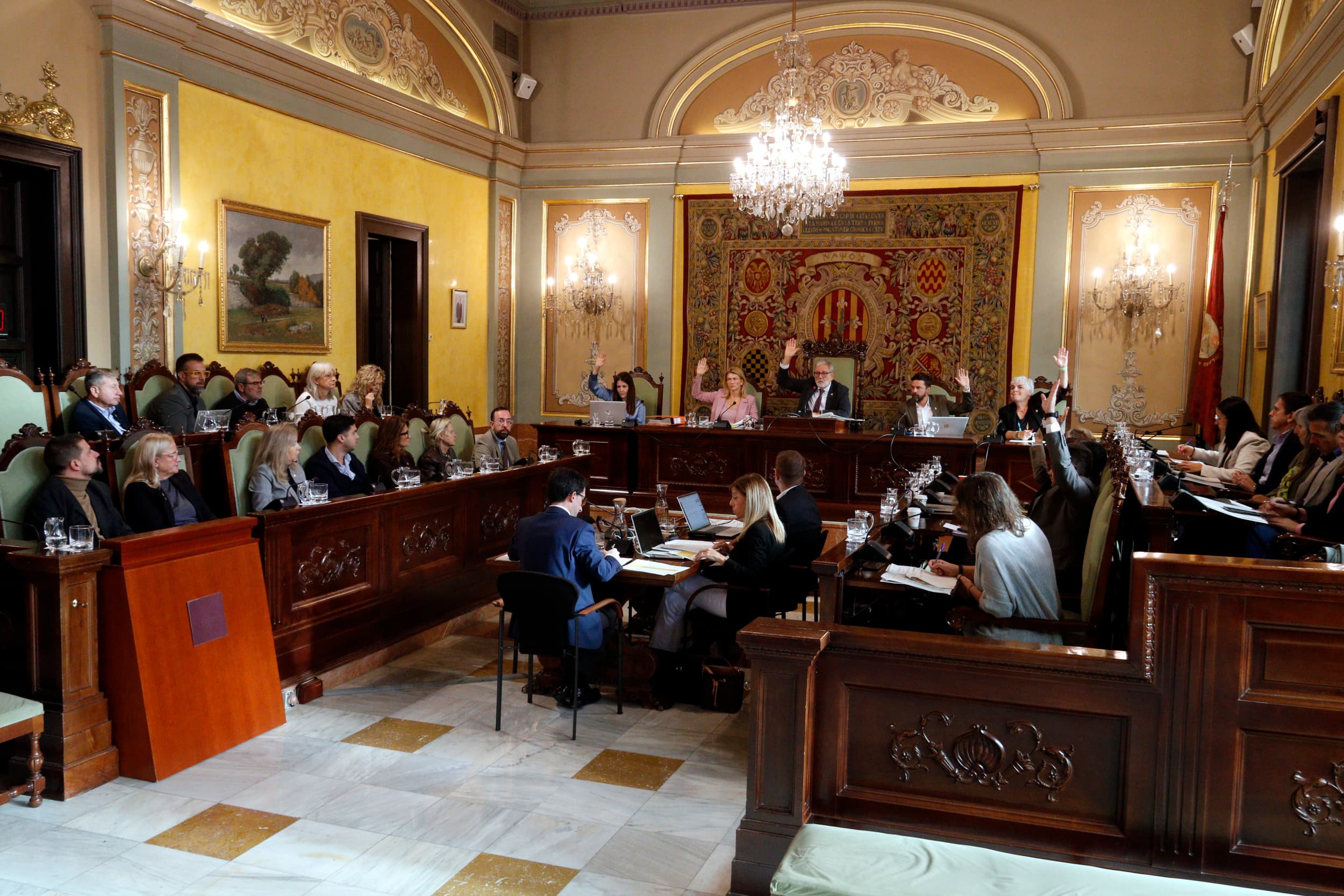 El PSC aconsegueix aprovar les ordenances fiscals de Lleida amb l’abstenció d’ERC i Junts