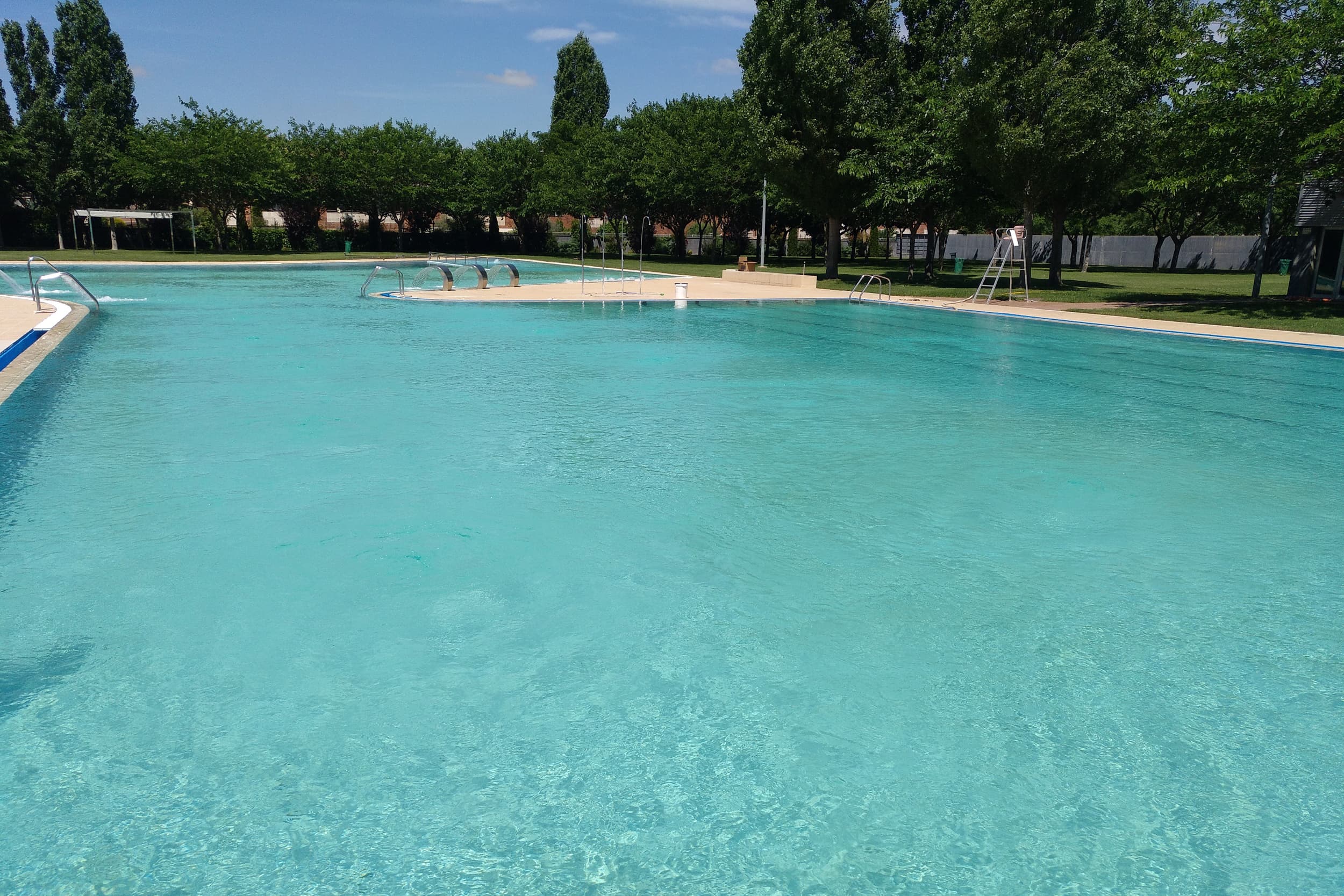 Tàrrega tanca les piscines municipals per la presència d'excrements a l'aigua
