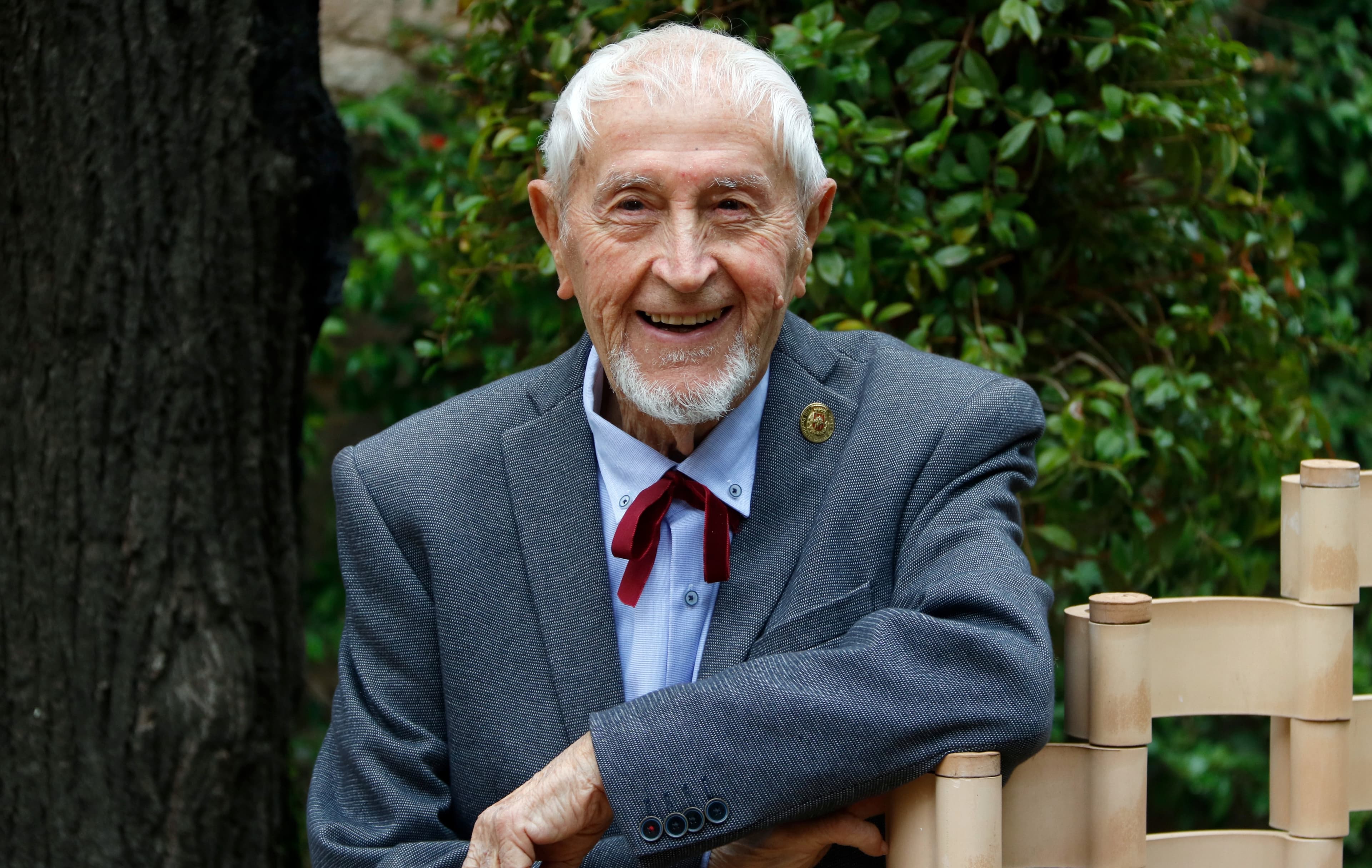 Mor Josep Vallverdú, la memòria escrita d'un país