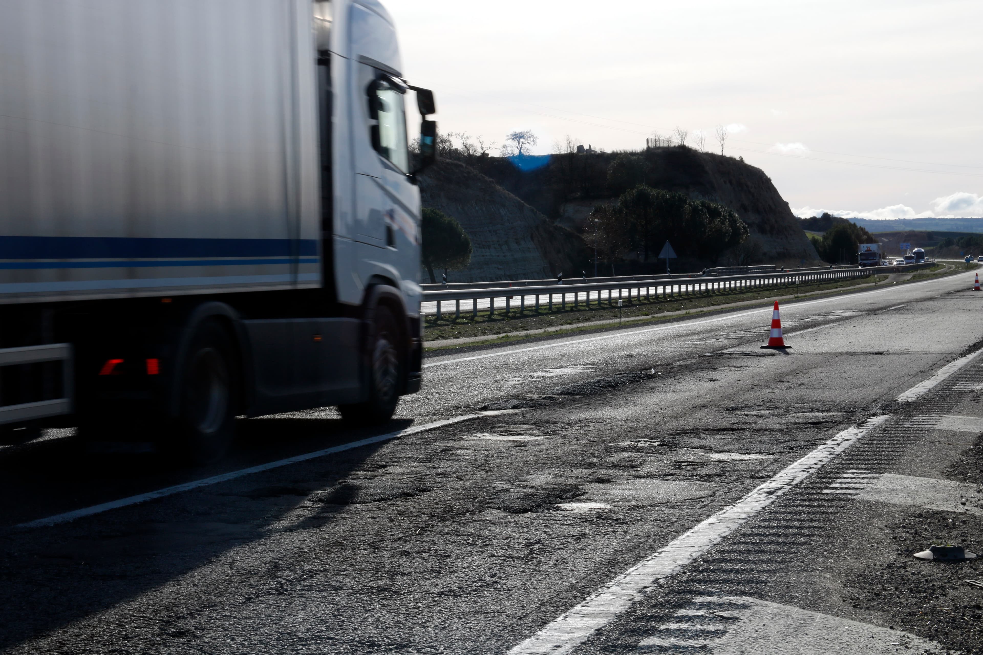 Transports adjudica per 12,34 milions d'euros les obres de rehabilitació del ferm de l'A-2 entre Cervera i la Panadella